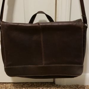 Kenneth Cole Reaction Messenger Bag